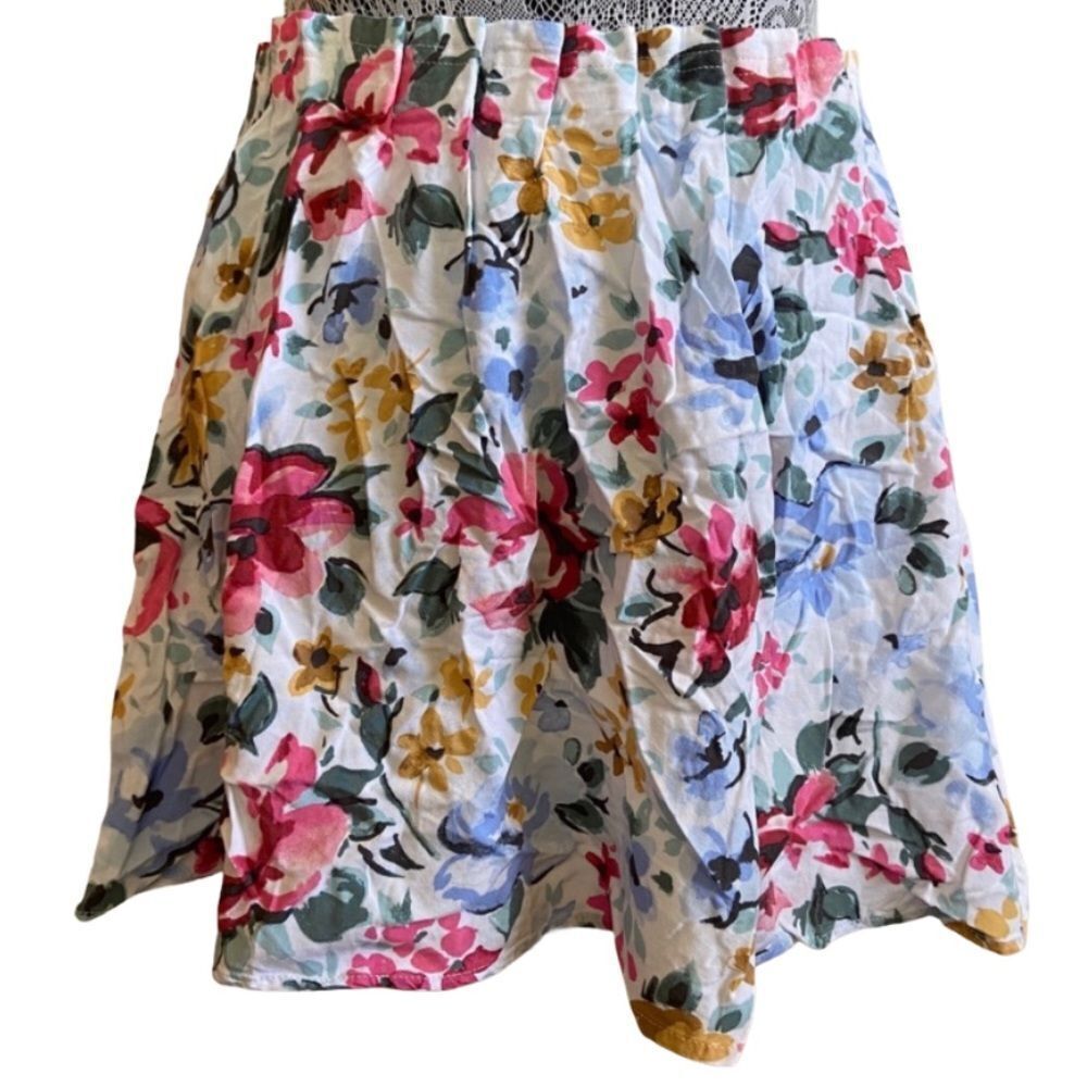 Old Navy - white floral pattern mini skirt
